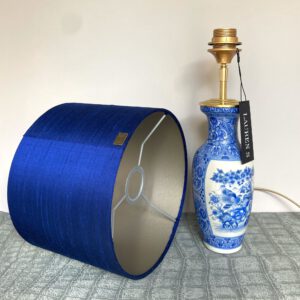 Tafellamp Chinees Blauw met Kobaltblauwe Lampenkap Zijde Handgemaakte Lamp | Lauren S